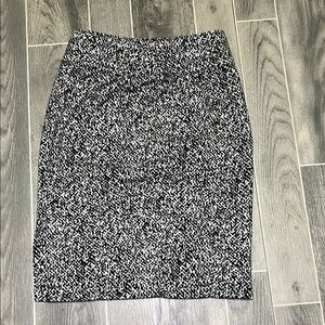 White House Black Market Black and White Pencil Skirt